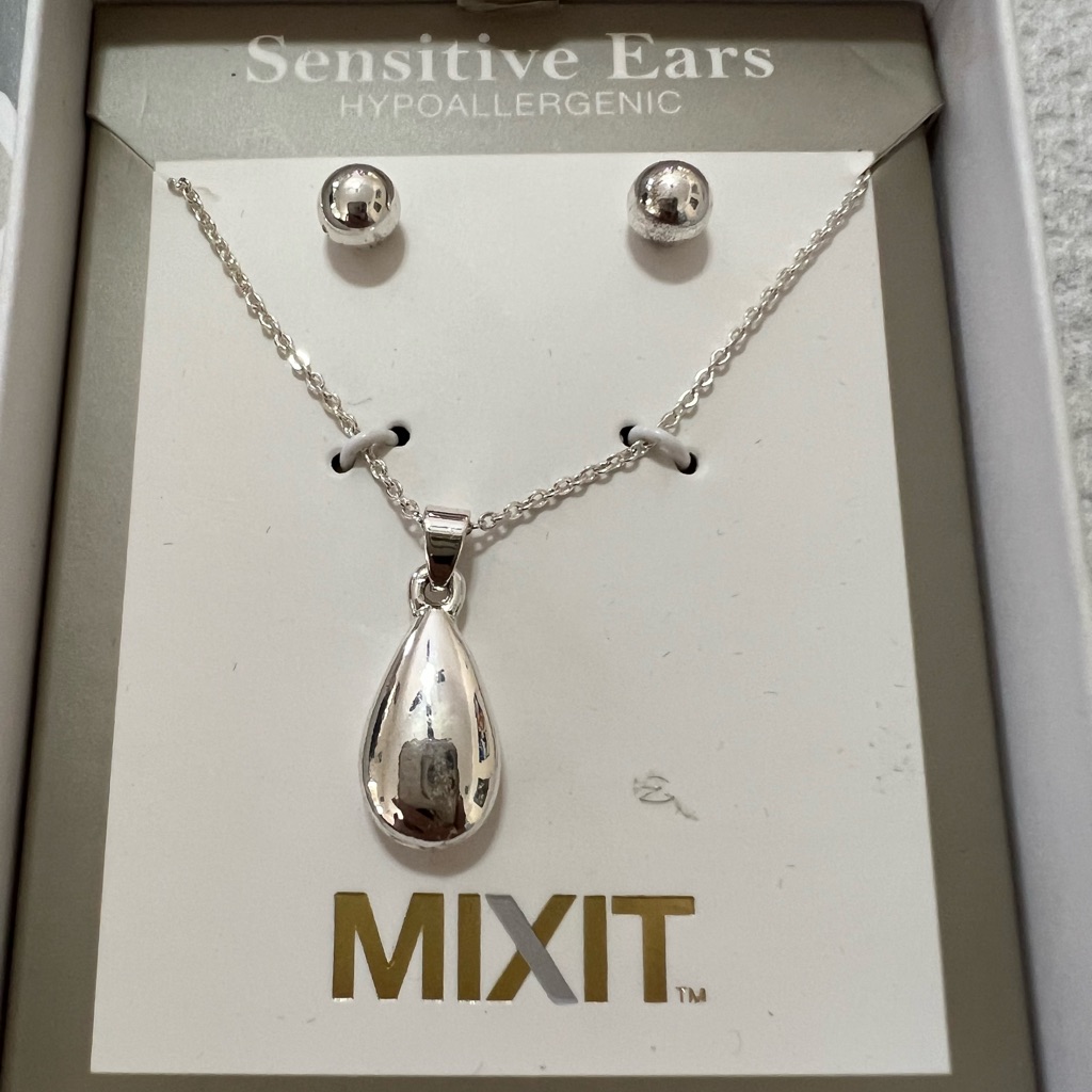 Mixit Brand Beautiful Silver Tone Set Of Earring And Necklace 20$